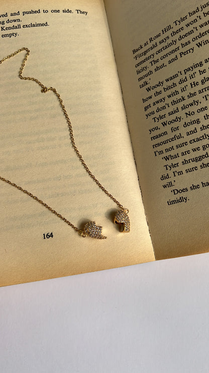 Icy magnetic heart chain