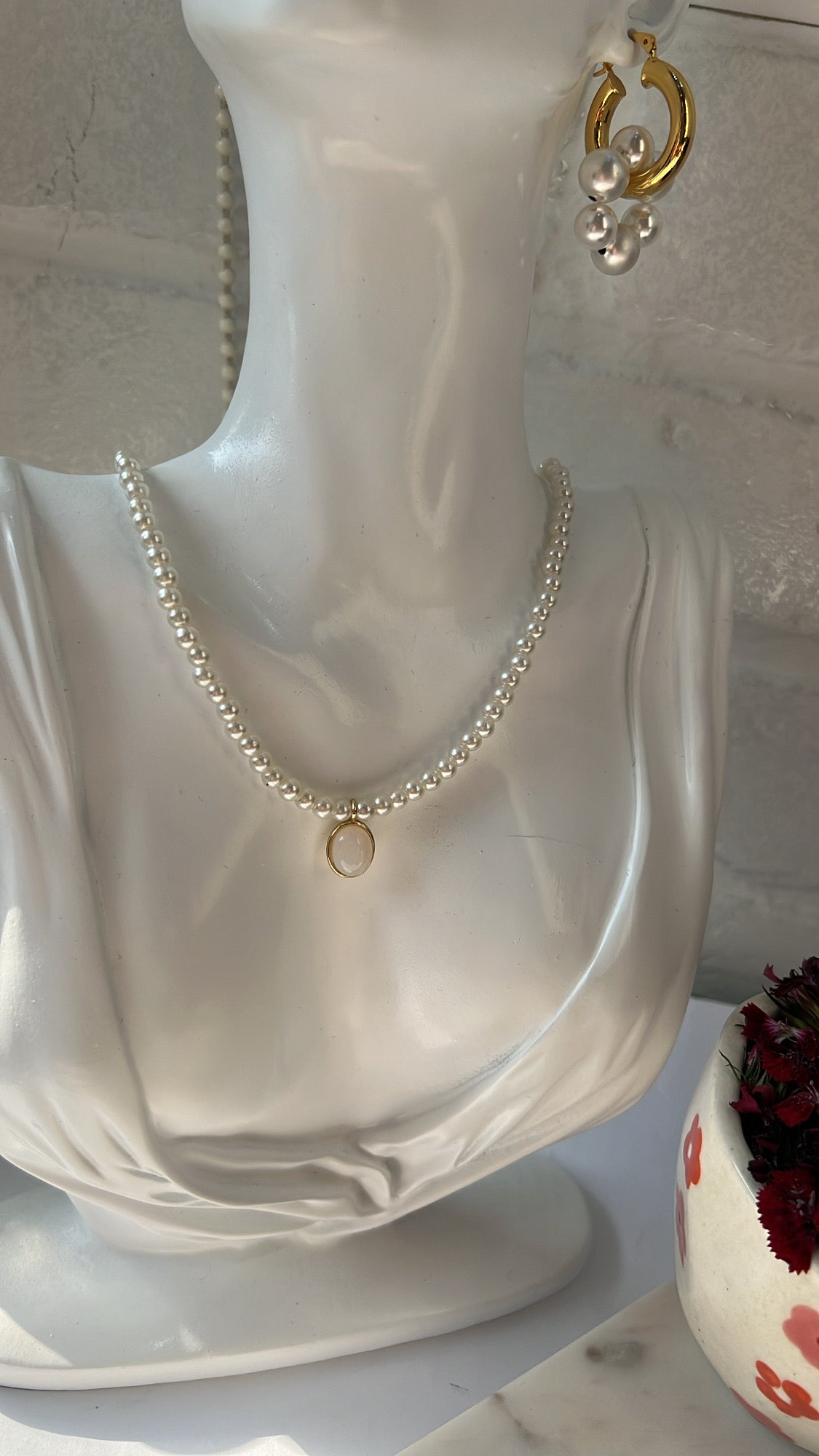Ace Pearl Neckpiece