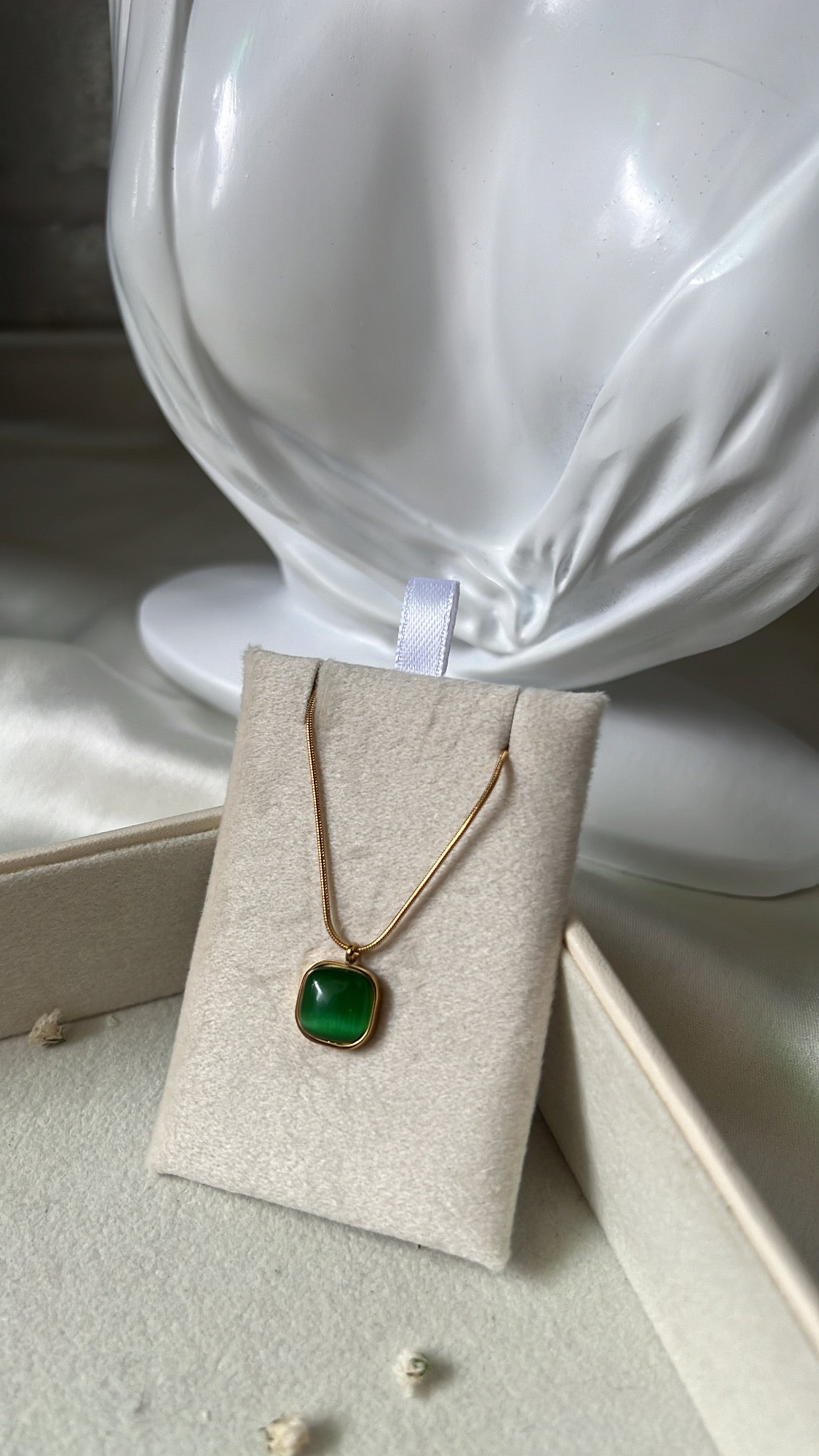 Everheart Shellstone Neckpiece