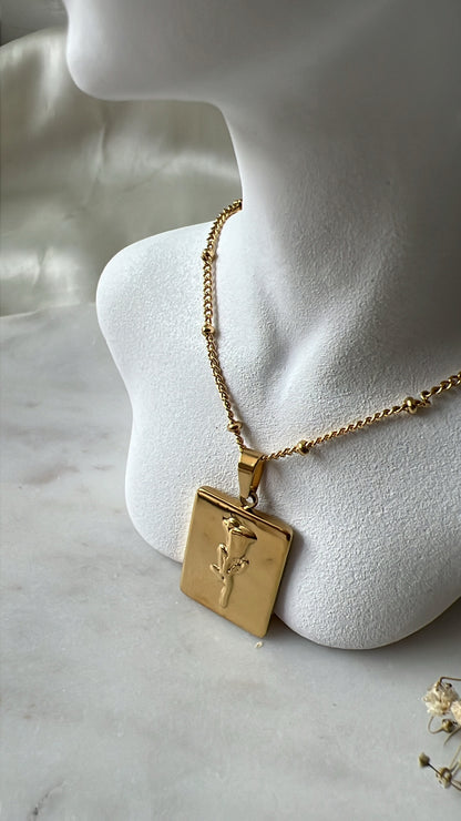 Rosè neckpiece