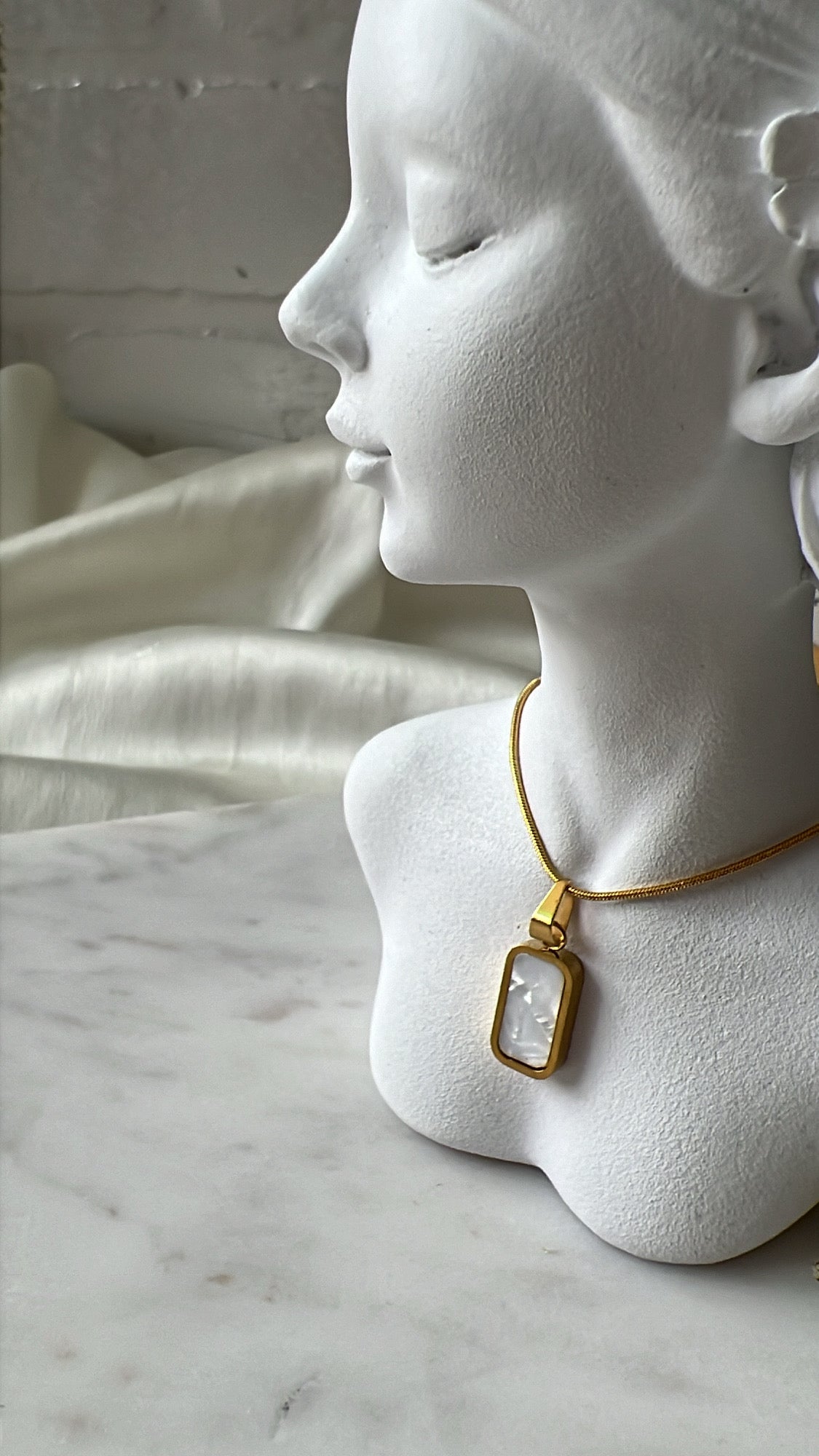 Ria marble pendant