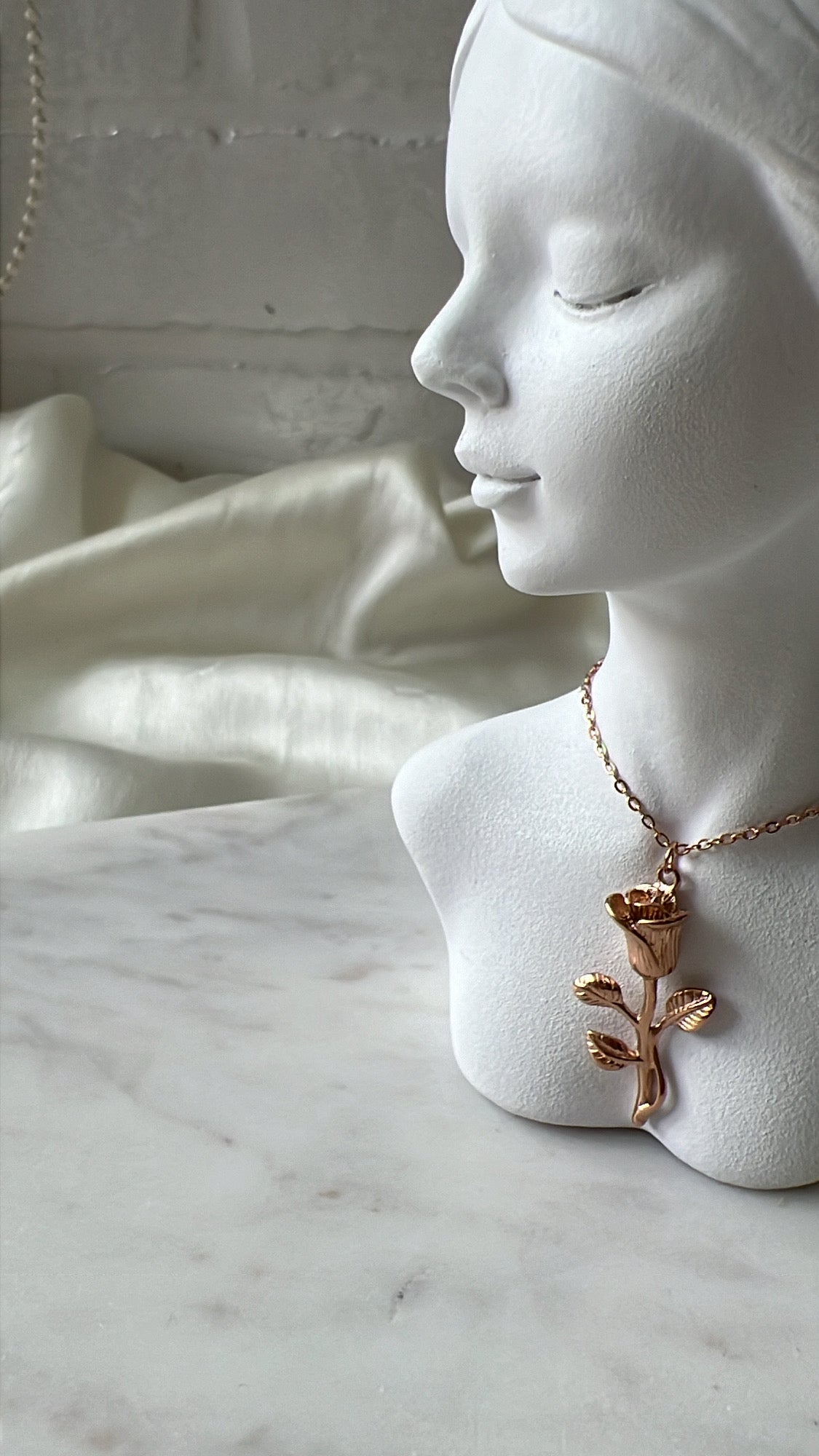 Eilish rose neckpiece