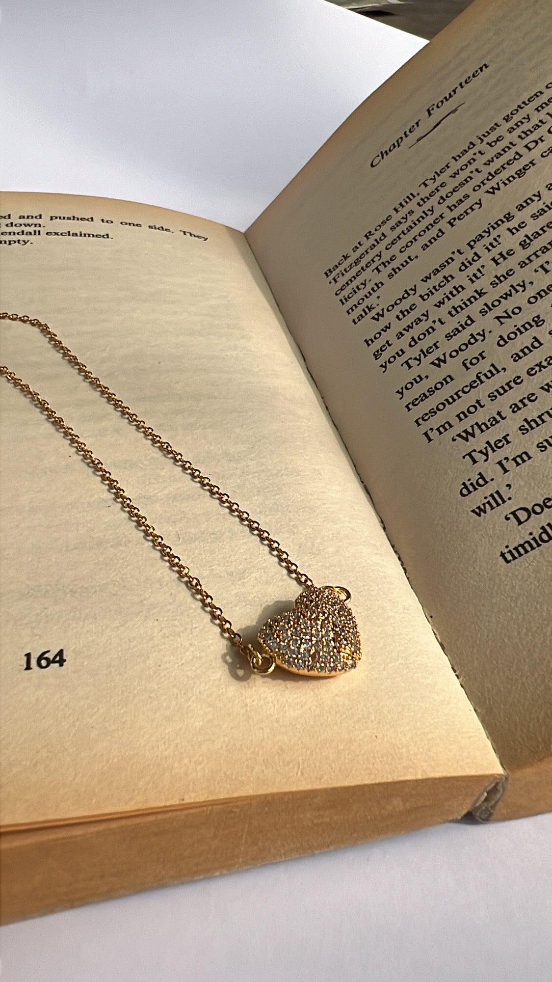 Icy magnetic heart chain