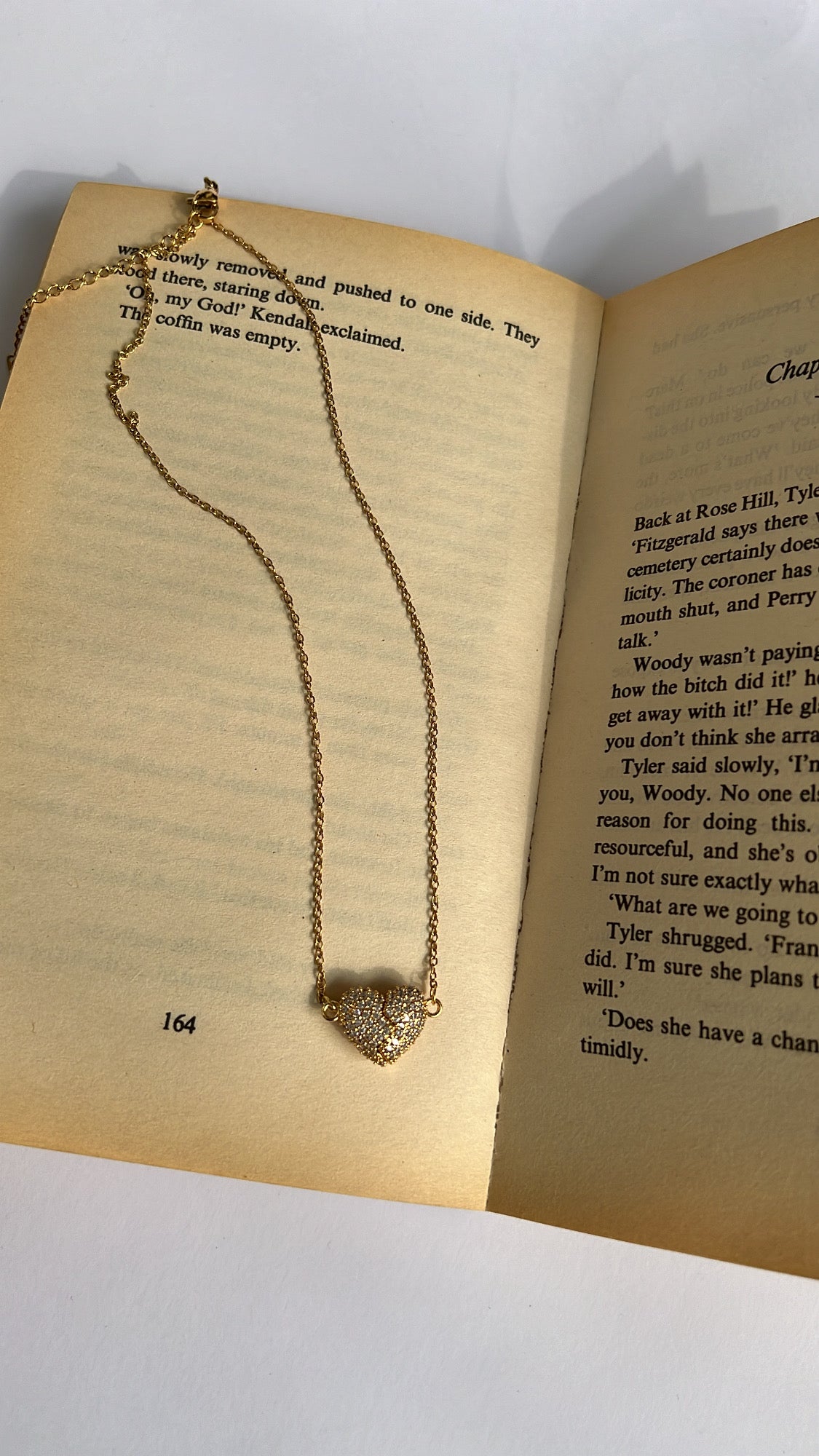 Icy magnetic heart chain