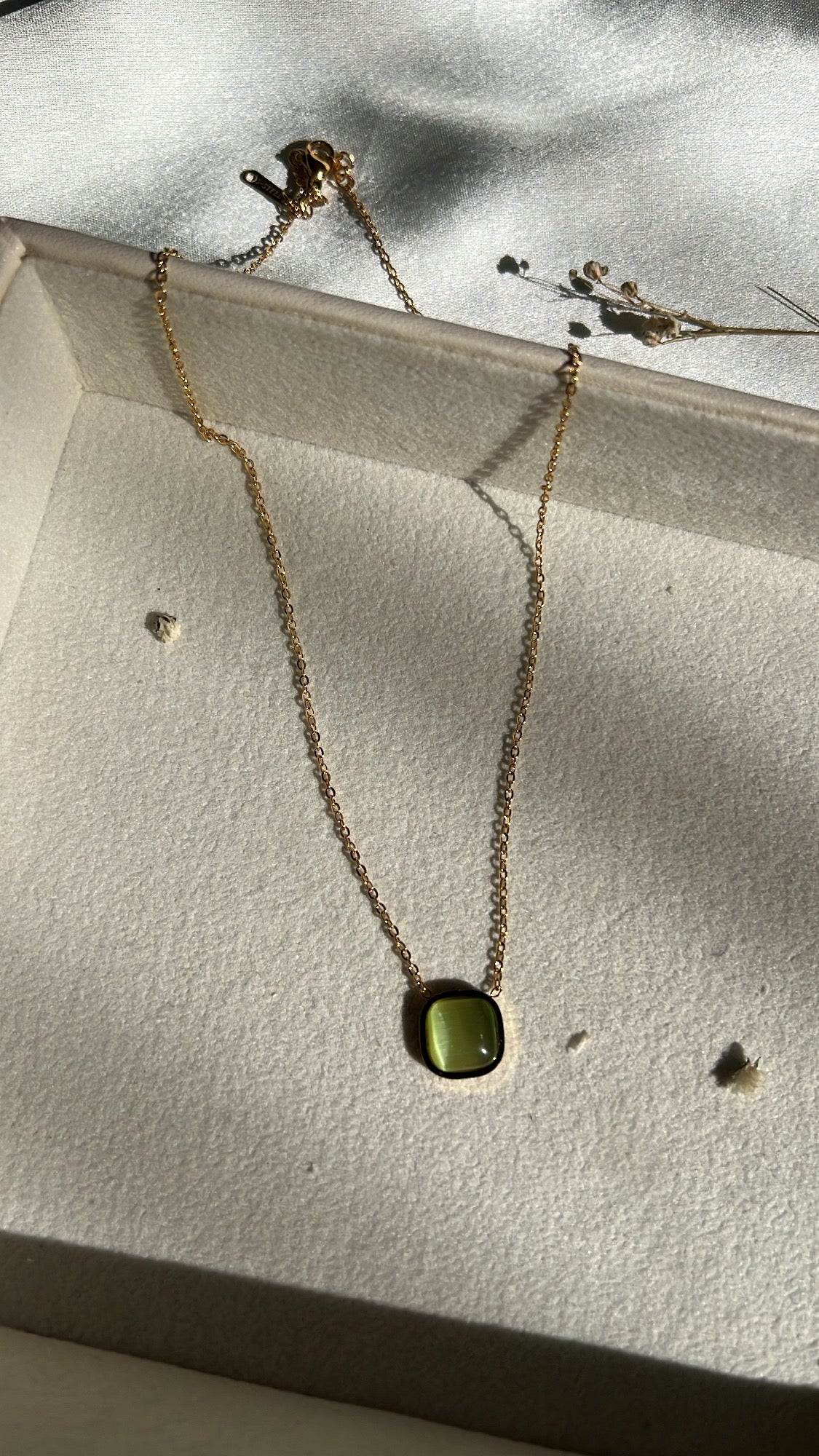 Moriah Shellstone Neckpiece
