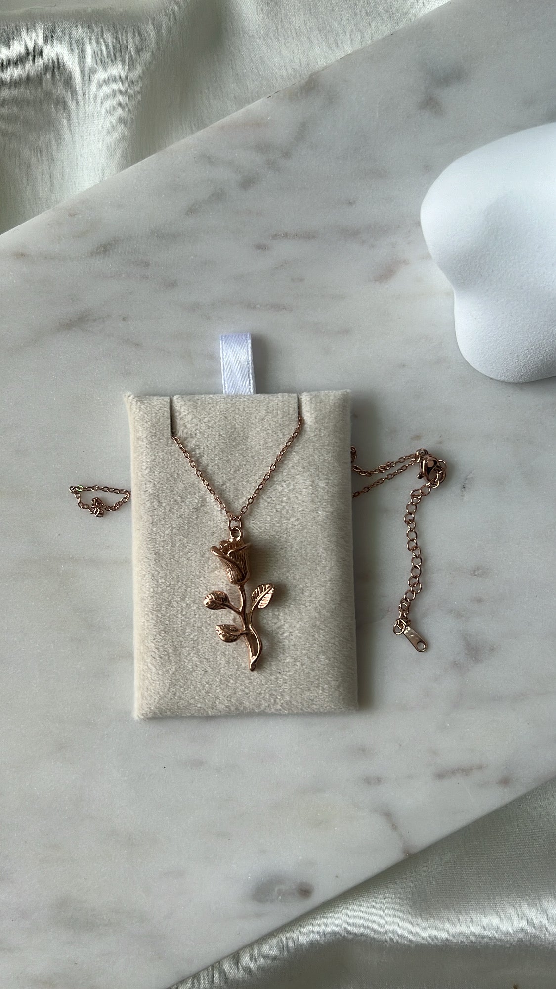 Eilish rose neckpiece