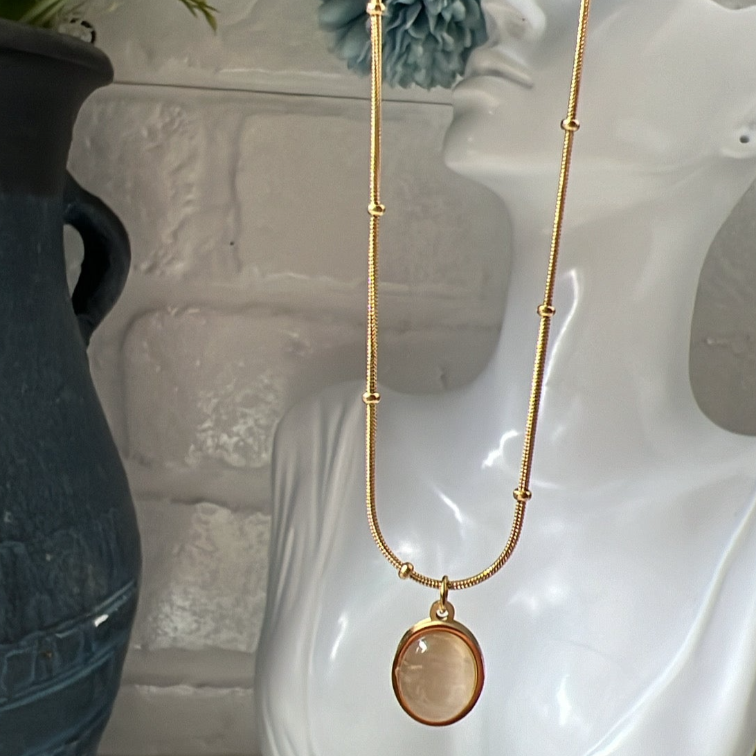 Eve Shell Stone Neckpiece