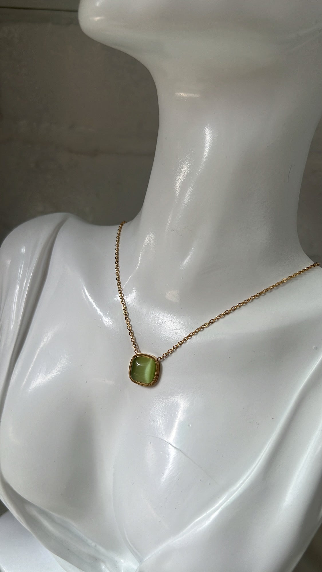 Moriah Shellstone Neckpiece