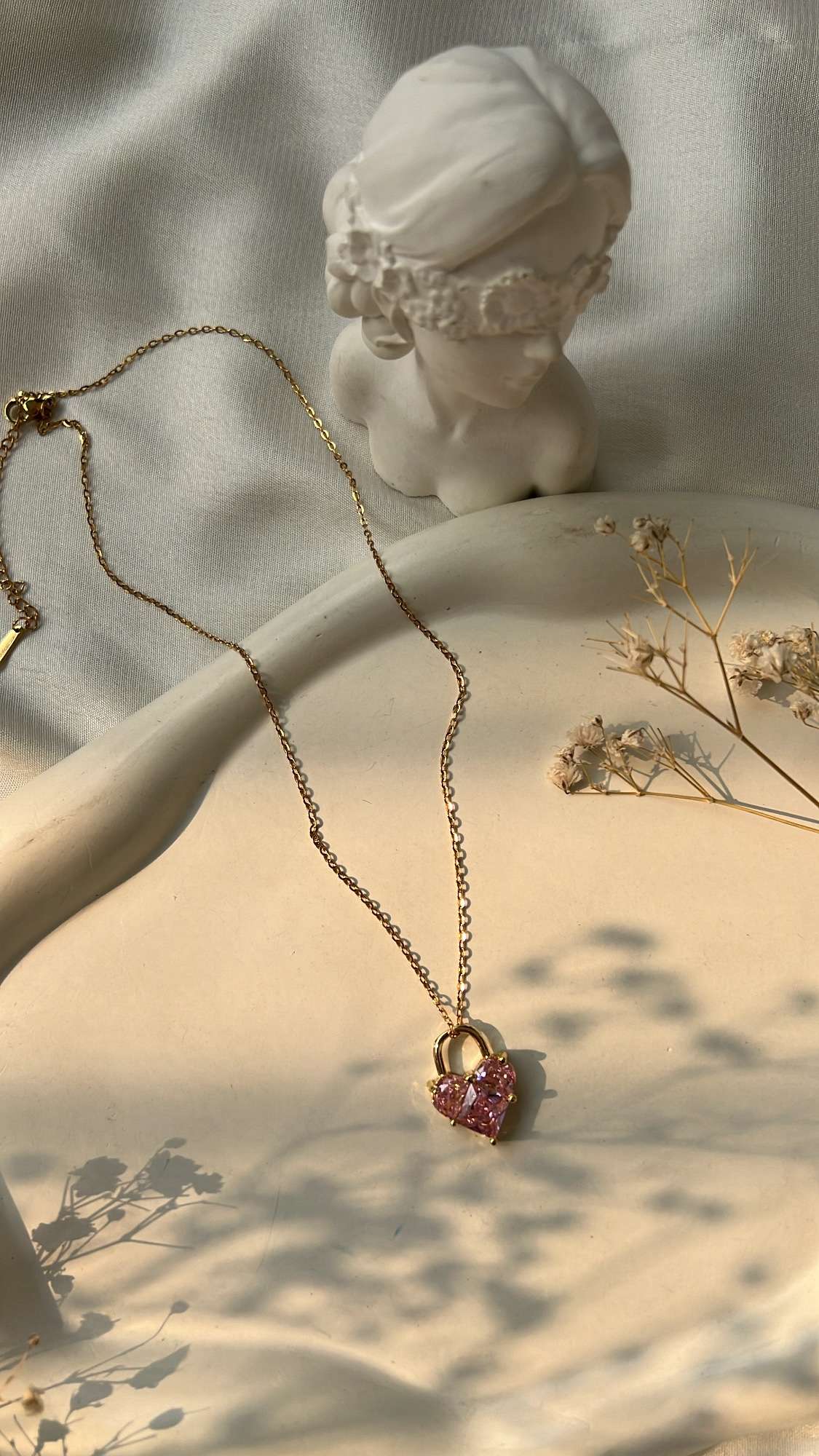 Angelic heart neckpiece