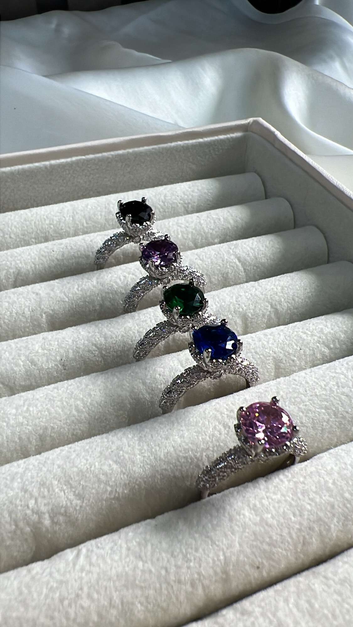 Lila rings