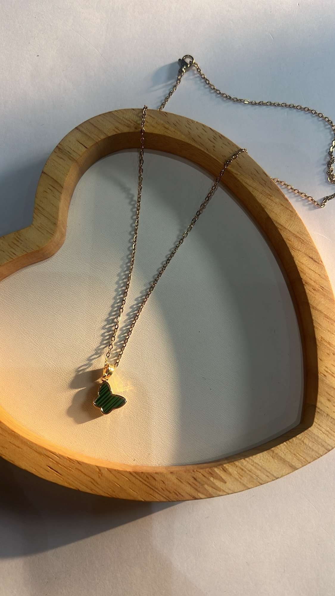 Ava emerald neckpiece