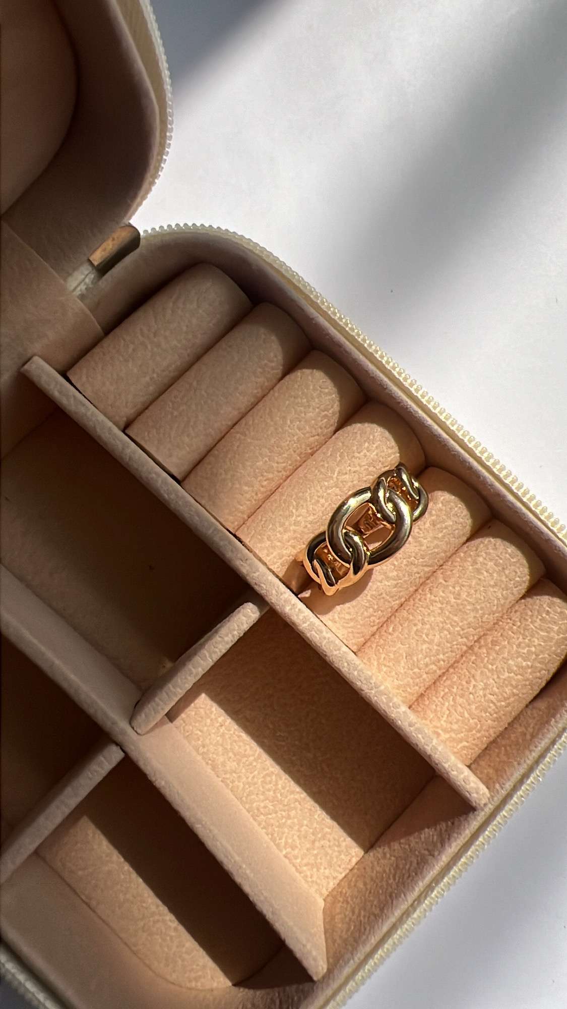 Chunky links ring