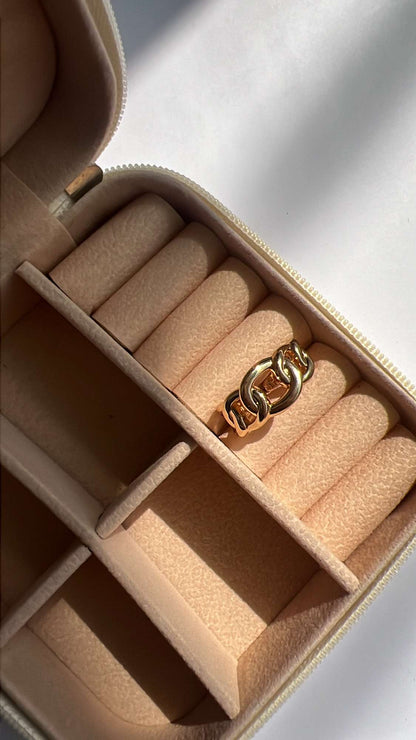 Chunky links ring