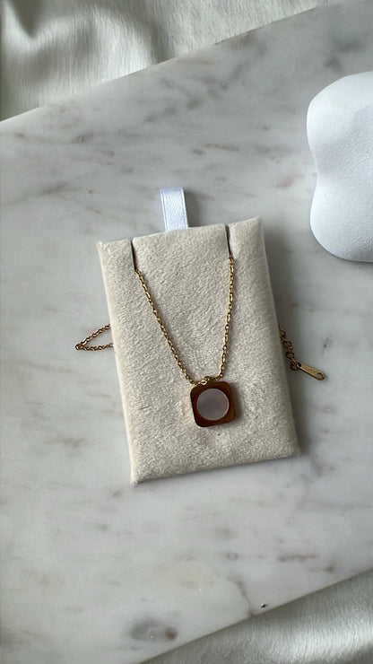 White shell neckpiece