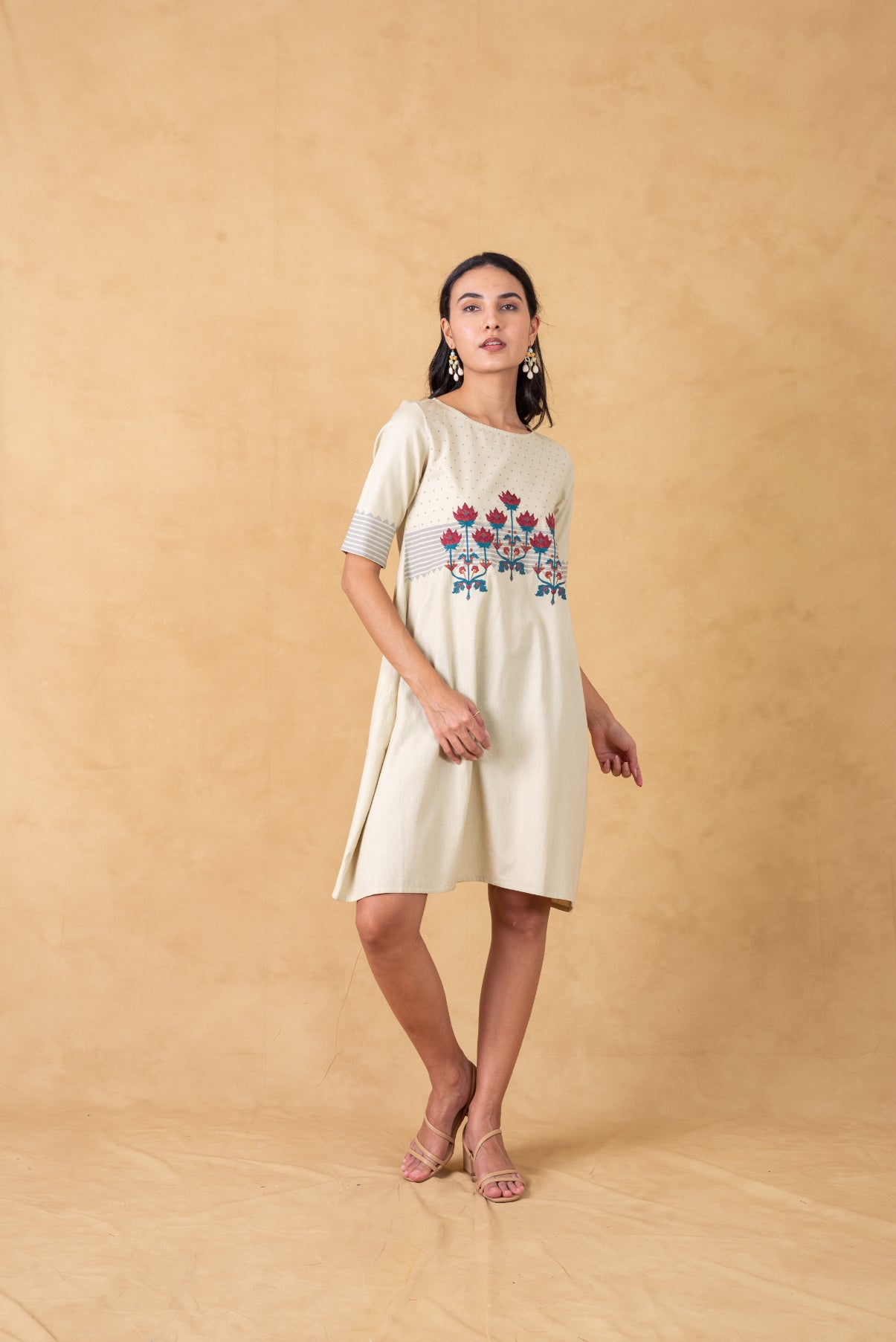UNTUNG - Off White Floral Embroidered Shift Dress
