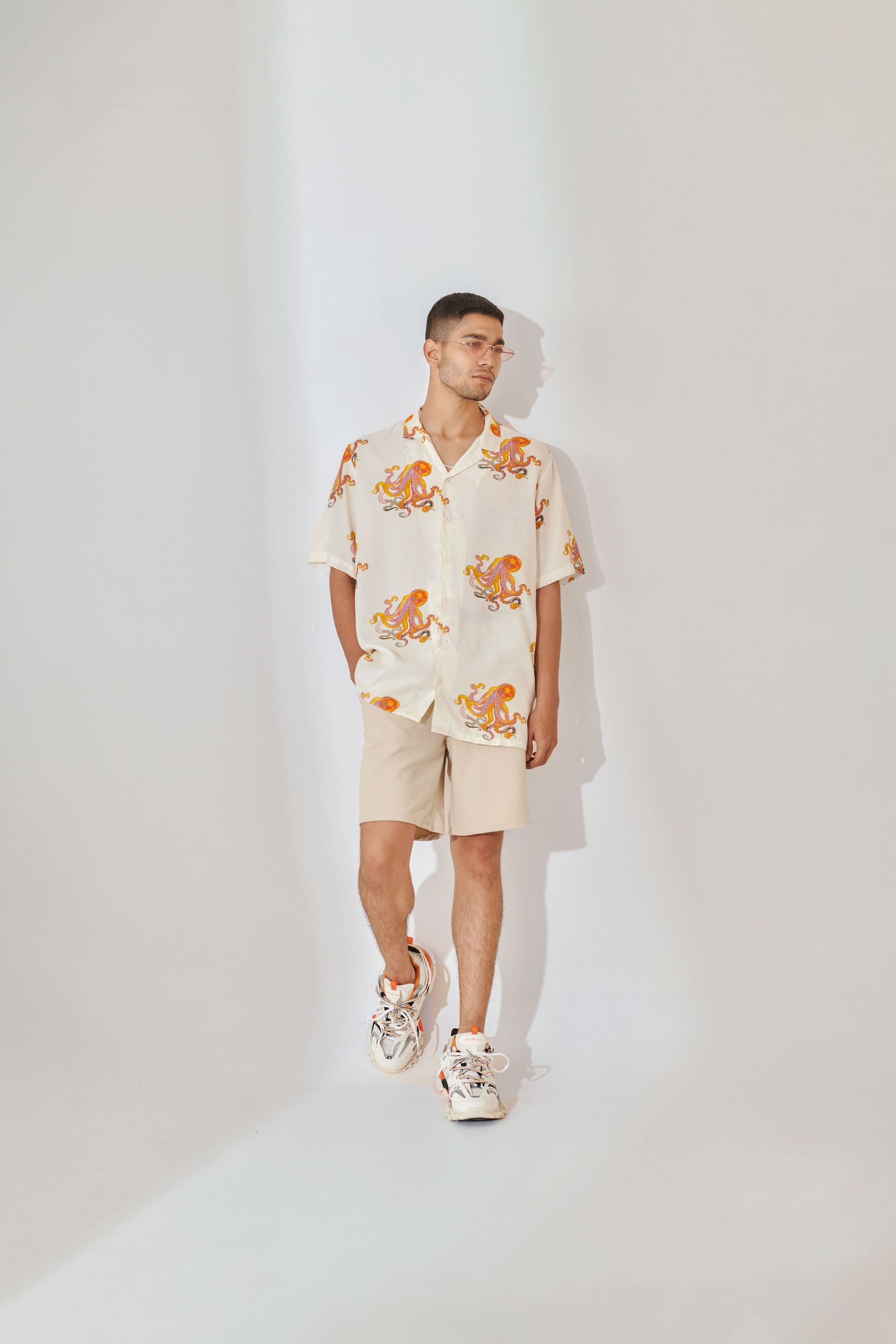 QB Men - Octopus Vulgaris White Oversize Shirt White
