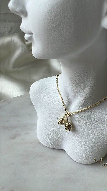 Tulip neckpiece