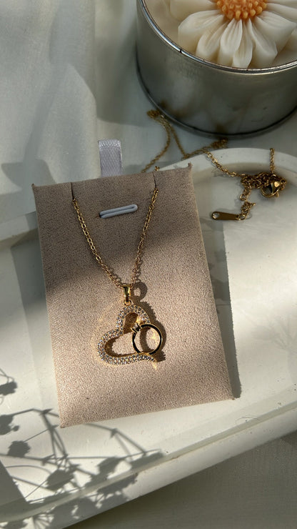 Raya neckpiece