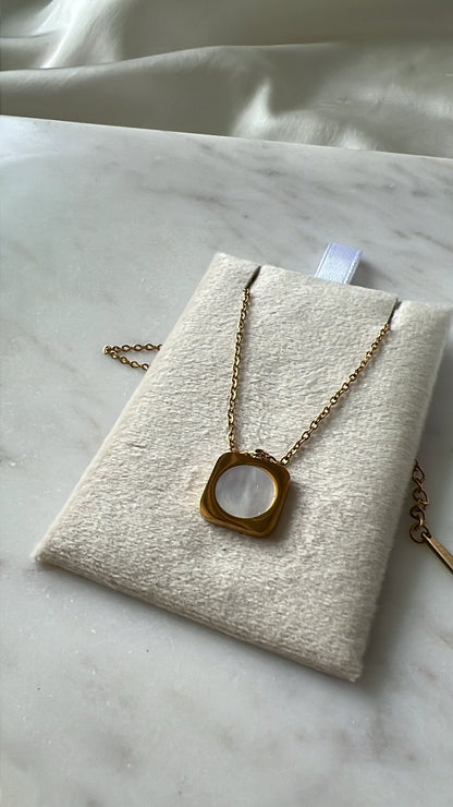 White shell neckpiece