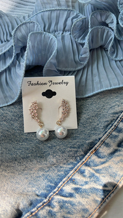 Cissy Pearl Earrings