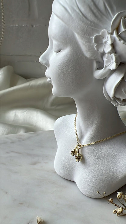 Tulip neckpiece