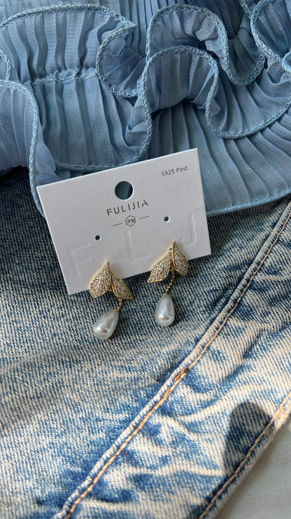 Tillie pearl earrings