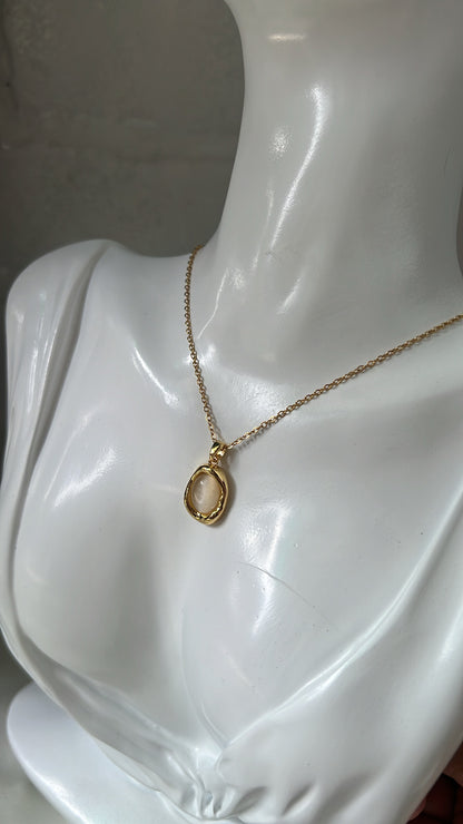 Winterson shellstone neckpiece