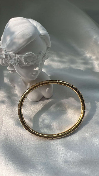 Cove minimal gold cuff