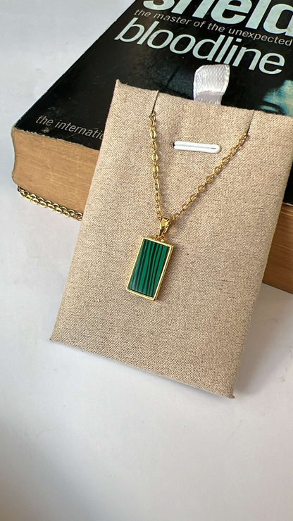 Lucy emerald neckpiece