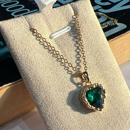 Kit enamel neckpiece