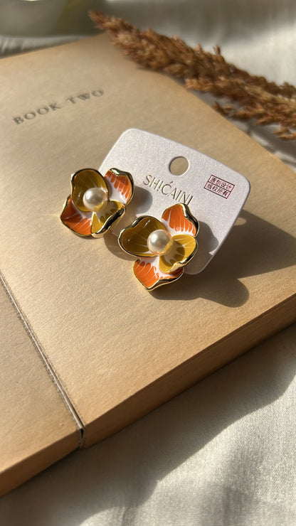 Flora studs