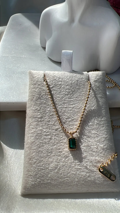 Amber neckpiece