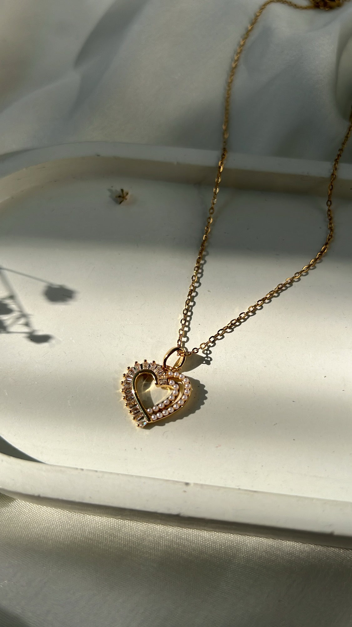Leia neckpiece