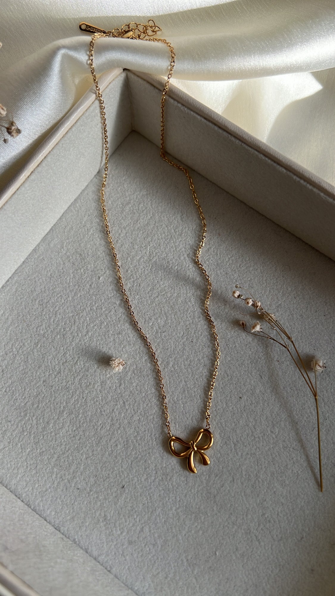 Cecilia Bow Neckpiece