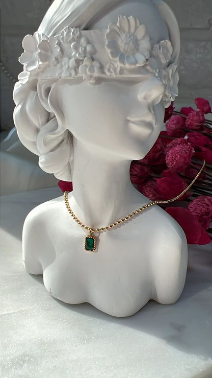 Amber neckpiece