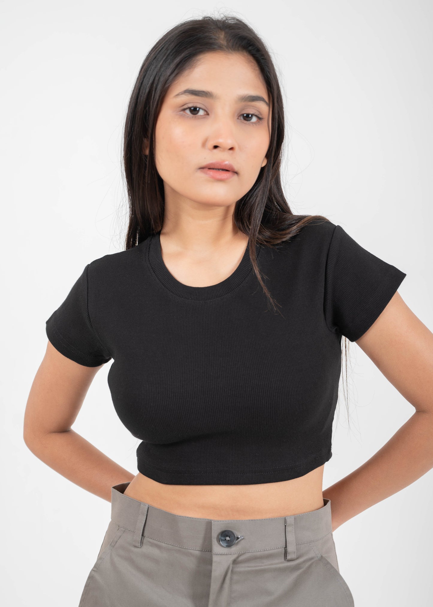 Desi Minimals - Black - Sculpt Crop Top