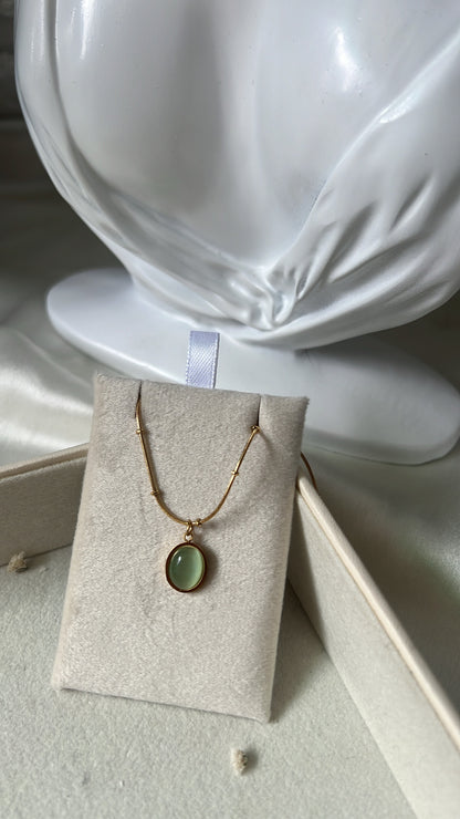 Lous shellstone neckpiece