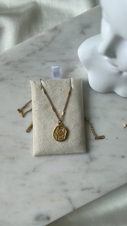Pasha rose neckpiece