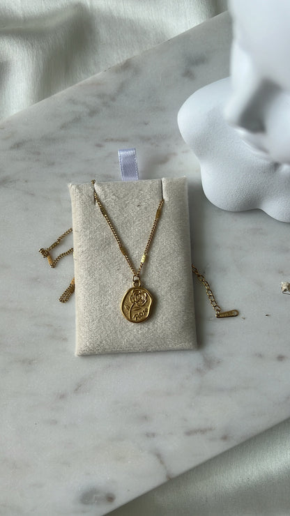Pasha rose neckpiece