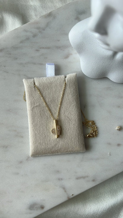 Victoria heart neckpiece