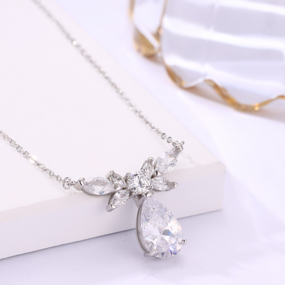 Elegant Solitaire Chain