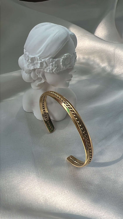 Aster minimal gold cuff