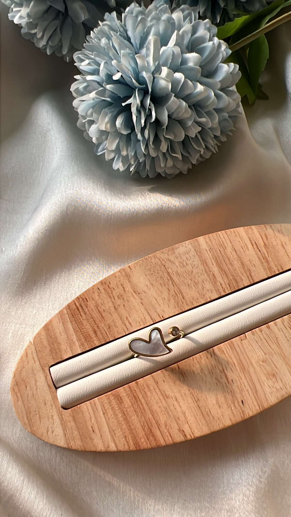 Twisted heart ring