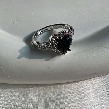 Chic heart ring