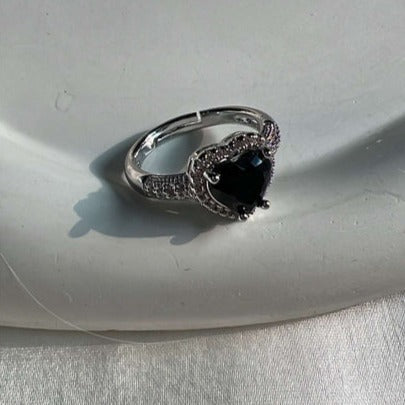 Chic heart ring