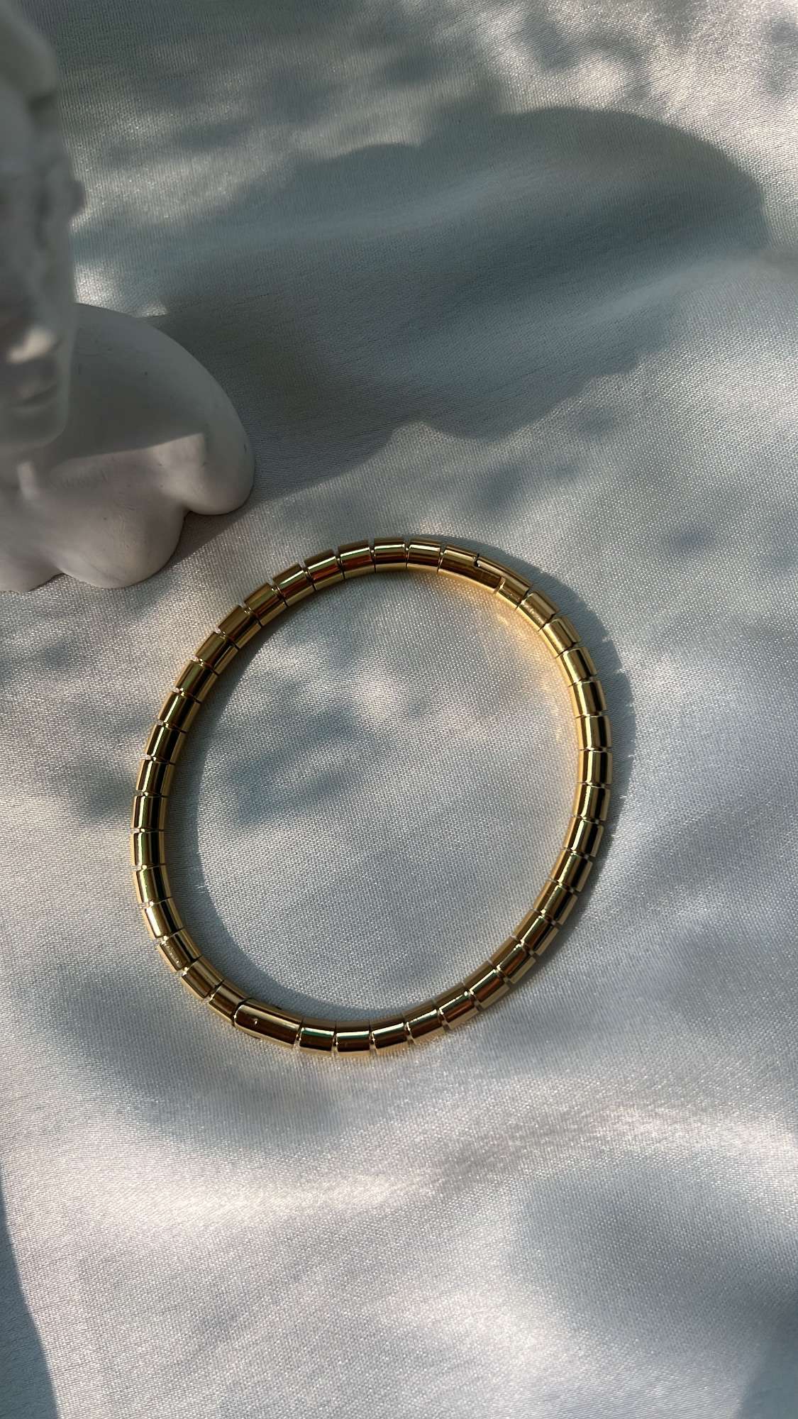 Cove minimal gold cuff