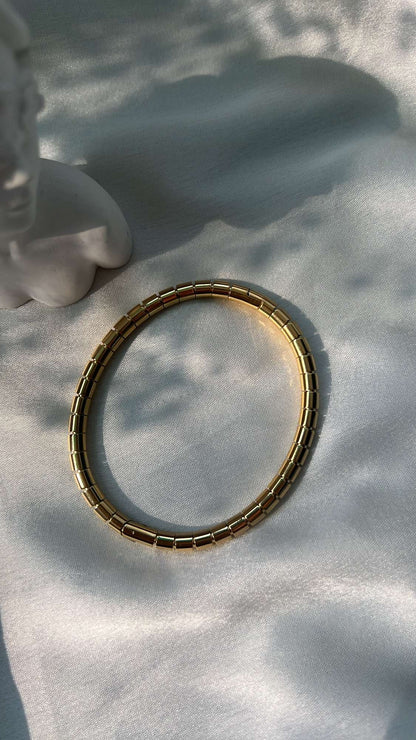 Cove minimal gold cuff