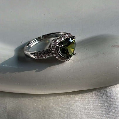 Chic heart ring