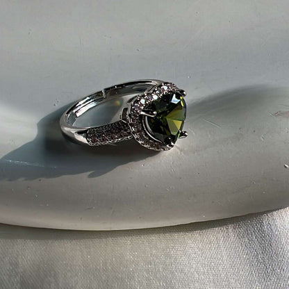 Chic heart ring
