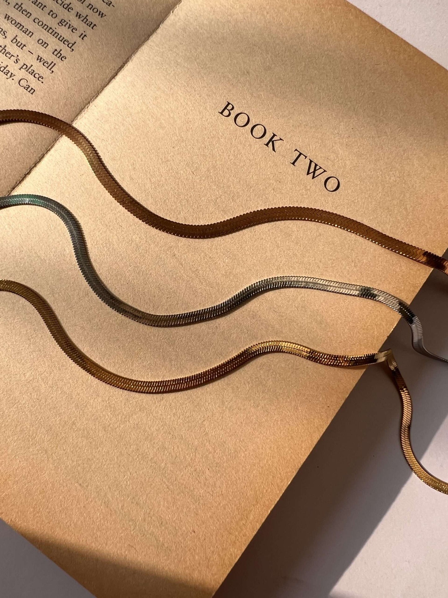 Lynn snake chain